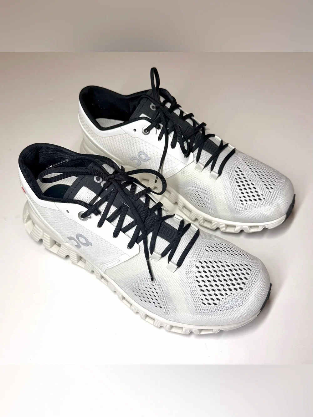 On Running Men's Cloud X Athletic Running Shoes Size- 8.5